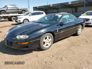 1998 Chevrolet Camaro z VIN 2G1FP22K5W2142389, wystawiony jako Copart lot #69268724 z przebiegiem 79 003 mil mil oraz Czysty tytuł • Clean title. Historia ofert i sprzedaży dostępna na DreamBid. Obrazek 1.