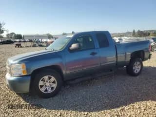 2011 Chevrolet Silverado 1500 LS z VIN 1GCRKREA5BZ143399, wystawiony jako Copart lot #72040195 z przebiegiem 185 958 mil mil oraz Szkoda całkowita • Salvage title. Historia ofert i sprzedaży dostępna na DreamBid. Obrazek 1.