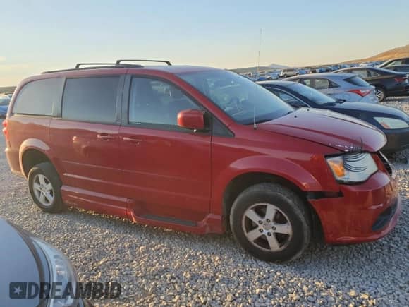 2013 Dodge Grand Caravan SXT with VIN 2C4RDGCG3DR637568, listed as a Copart auction lot 84172945 with 77,946 mi miles and Salvage title. Bid and sale history available at DreamBid. Image 4.