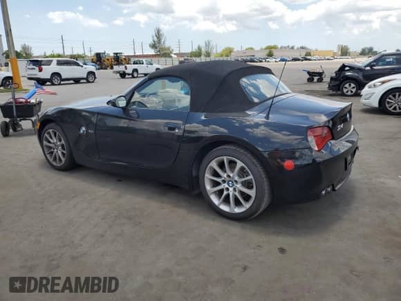 2007 BMW Z4 3.0i с VIN 4USBU33597LW70011, выставлен на аукционе Copart как лот 57852995 с пробегом 64 198 миль миль и Списание • Salvage title. История ставок и продаж доступна на DreamBid. Изображение 2.
