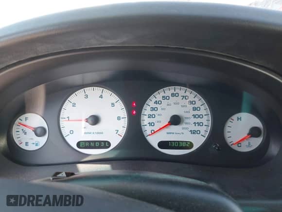 2000 Dodge Intrepid z VIN 2B3HD46R8YH235470, wystawiony jako IAAI lot #43051819 z przebiegiem 130 382 mil mil oraz . Historia ofert i sprzedaży dostępna na DreamBid. Obrazek 7.