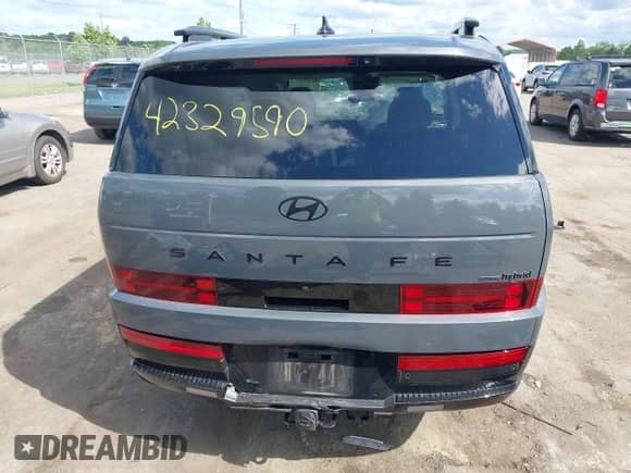 2024 Hyundai Santa Fe Calligraphy z VIN 5NMP5DG18RH008382, wystawiony jako IAAI lot #42329590 z przebiegiem Nie podano mil oraz . Historia ofert i sprzedaży dostępna na DreamBid. Obrazek 16.