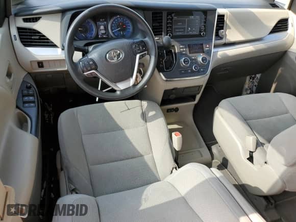 2019 Toyota Sienna L with VIN 5TDZZ3DC4KS008203, listed as a Copart auction lot 54883715 with 70,867 mi miles and Salvage title. Bid and sale history available at DreamBid. Image 8.