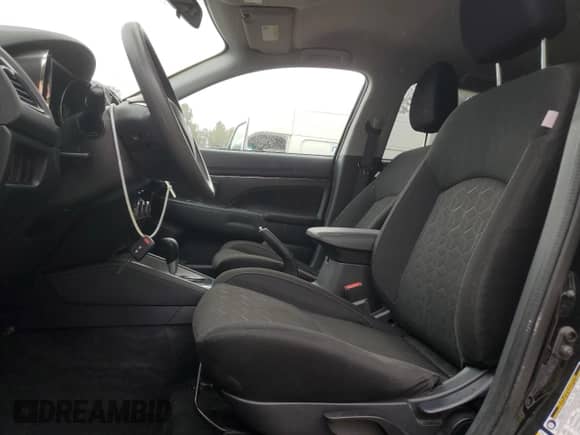 2020 Mitsubishi Outlander ES с VIN JA4AR3AU7LU014773, выставлен на аукционе Copart как лот 71806055 с пробегом 87 600 миль миль и Списание • Salvage title. История ставок и продаж доступна на DreamBid. Изображение 7.