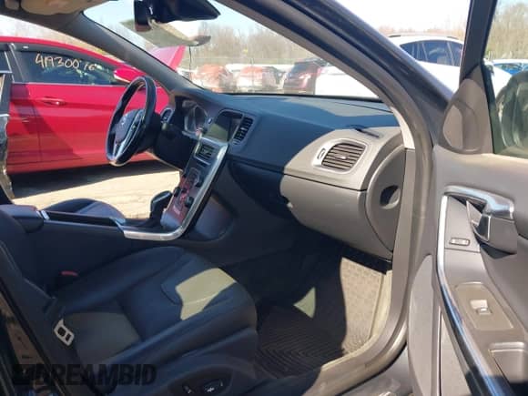 2015 Volvo S60 T5 Premier с VIN YV1612TB3F2315107, выставлен на аукционе IAAI как лот 41911081 с пробегом 121 149 миль миль и . История ставок и продаж доступна на DreamBid. Изображение 5.