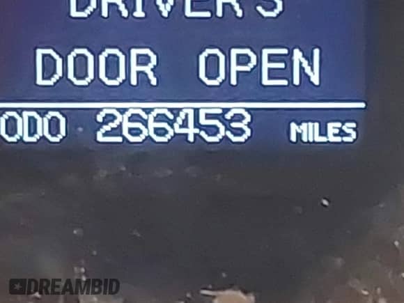 2013 Toyota Tundra Limited с VIN 5TFHW5F18DX271206, выставлен на аукционе IAAI как лот 42362300 с пробегом 266 453 миль миль и . История ставок и продаж доступна на DreamBid. Изображение 16.