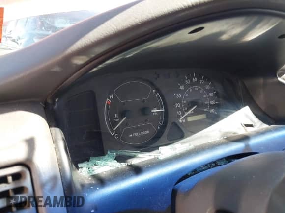 2002 Chevrolet Prizm z VIN 1Y1SK528X2Z415680, wystawiony jako IAAI lot #42782649 z przebiegiem Nie podano mil oraz . Historia ofert i sprzedaży dostępna na DreamBid. Obrazek 7.