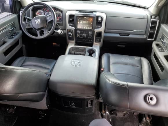 2016 Ram 1500 Big Horn z VIN 1C6RR6LT9GS128376, wystawiony jako Copart lot #71624765 z przebiegiem 103 404 mil mil oraz Szkoda całkowita • Salvage title. Historia ofert i sprzedaży dostępna na DreamBid. Obrazek 8.