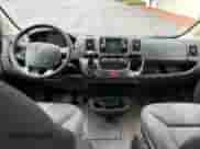 2014 Ram ProMaster Cargo z VIN 3C6URVHG4EE122713, wystawiony jako Copart lot #81103095 z przebiegiem 304 967 mil mil oraz Czysty tytuł • Clean title. Historia ofert i sprzedaży dostępna na DreamBid. Obrazek 9.