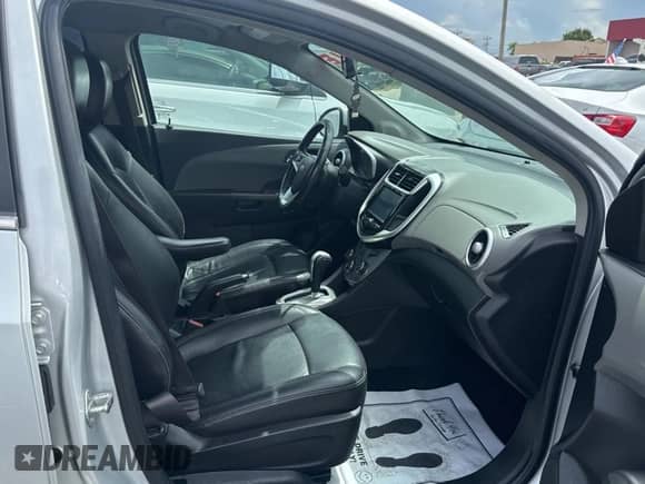 2017 Chevrolet Sonic Premier с VIN 1G1JF5SB6H4123829, выставлен на аукционе Copart как лот 80494635 с пробегом 104 631 миль миль и Чистый • Clean title. История ставок и продаж доступна на DreamBid. Изображение 5.