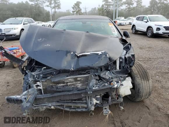 2017 Chevrolet Impala LT with VIN 2G1105S33H9119227, listed as a Copart auction lot 84033785 with 193,346 mi miles and Salvage title. Bid and sale history available at DreamBid. Image 5.