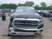 2022 Ram 1500 Laramie z VIN 1C6SRFJT2NN179069, wystawiony jako IAAI lot #43127220 z przebiegiem 83 741 mil mil oraz . Historia ofert i sprzedaży dostępna na DreamBid. Obrazek 12.