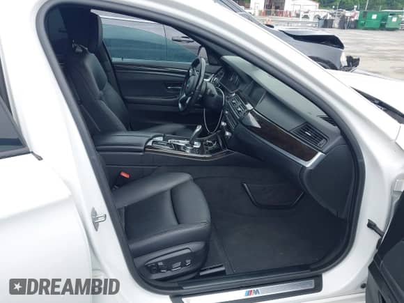 2014 BMW 5 Series 535d with VIN WBAXA5C53ED690727, listed as a IAAI auction lot 42344800 with 128,153 mi miles and . Bid and sale history available at DreamBid. Image 5.