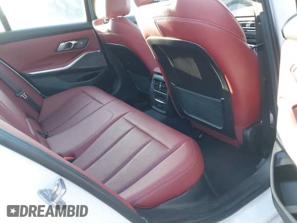 2023 BMW 3 Series M340i xDrive z VIN 3MW49FF09P8C88244, wystawiony jako IAAI lot #42131672 z przebiegiem 23 330 mil mil oraz . Historia ofert i sprzedaży dostępna na DreamBid. Obrazek 8.