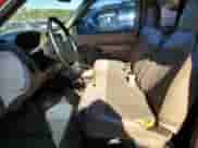 1997 Ford F-150 z VIN 1FTDX1765VNB84973, wystawiony jako Copart lot #87093925 z przebiegiem 140 179 mil mil oraz Czysty tytuł • Clean title. Historia ofert i sprzedaży dostępna na DreamBid. Obrazek 7.