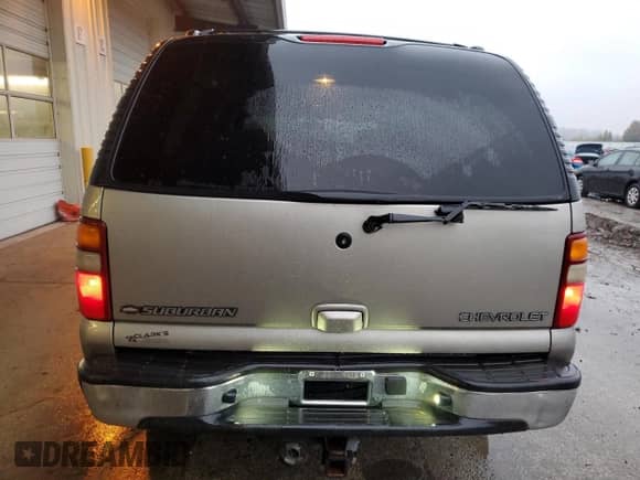 2002 Chevrolet Suburban LS с VIN 3GNEC16Z62G170085, выставлен на аукционе Copart как лот 80313284 с пробегом 458 005 миль миль и Списание • Salvage title. История ставок и продаж доступна на DreamBid. Изображение 6.