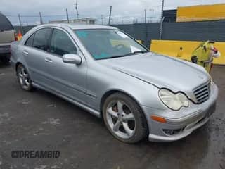 2005 Mercedes-Benz C 230 Kompressor с VIN WDBRF40J15A749542, выставлен на аукционе IAAI как лот 43444524 с пробегом 214 832 миль миль и . История ставок и продаж доступна на DreamBid. Изображение 1.