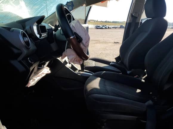 2015 Chevrolet Sonic LT z VIN 1G1JC5SG8F4203506, wystawiony jako Copart lot #86808285 z przebiegiem 159 016 mil mil oraz Szkoda całkowita • Salvage title. Historia ofert i sprzedaży dostępna na DreamBid. Obrazek 7.