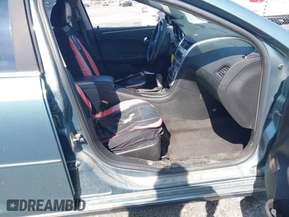 2009 Chevrolet Malibu 1LT с VIN 1G1ZH57B494103635, выставлен на аукционе IAAI как лот 43114421 с пробегом 175 922 миль миль и . История ставок и продаж доступна на DreamBid. Изображение 5.