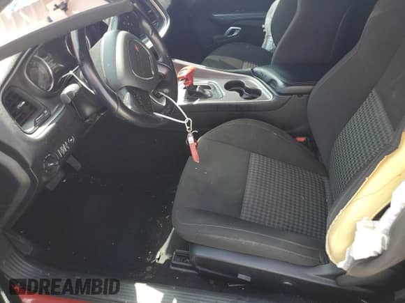 2022 Dodge Challenger R/T with VIN 2C3CDZBT2NH122279, listed as a Copart auction lot 64021665 with 68,494 mi miles and Salvage title. Bid and sale history available at DreamBid. Image 7.