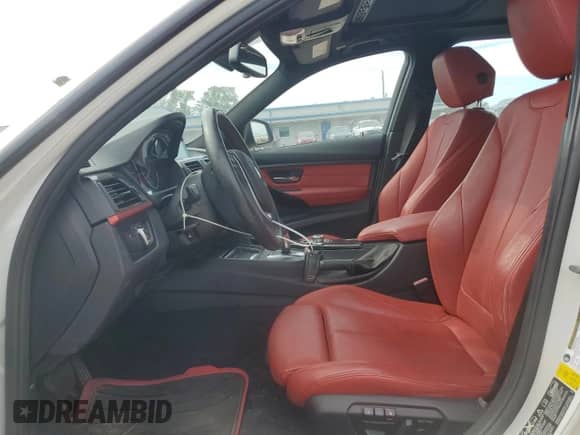 2013 BMW 3 Series 328i xDrive с VIN WBA3B5C55DF138970, выставлен на аукционе Copart как лот 85874695 с пробегом 122 998 миль миль и Чистый • Clean title. История ставок и продаж доступна на DreamBid. Изображение 7.