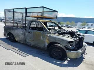 2021 Ram 1500 Tradesman с VIN 3C6JR6DG0MG518784, выставлен на аукционе IAAI как лот 42260175 с пробегом Не указан миль и . История ставок и продаж доступна на DreamBid. Изображение 1.