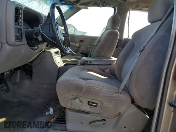 2000 Chevrolet Silverado 2500 LS with VIN 1GCGK29U0YE401167, listed as a Copart auction lot 70407574 with 146,174 mi miles and Salvage title. Bid and sale history available at DreamBid. Image 7.