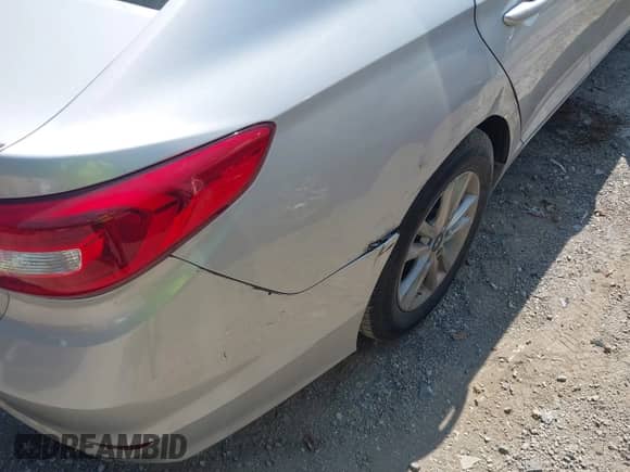 2017 Hyundai Sonata SE с VIN 5NPE24AF7HH513724, выставлен на аукционе IAAI как лот 43005758 с пробегом 138 253 миль миль и . История ставок и продаж доступна на DreamBid. Изображение 18.