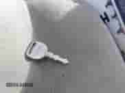 2001 Chevrolet Tahoe LT z VIN 1GNEC13TX1R172937, wystawiony jako IAAI lot #42199690 z przebiegiem 256 923 mil mil oraz . Historia ofert i sprzedaży dostępna na DreamBid. Obrazek 11.