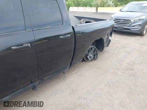 2014 Ram 1500 Express z VIN 1C6RR7FT5ES274384, wystawiony jako IAAI lot #42949313 z przebiegiem 179 200 mil mil oraz . Historia ofert i sprzedaży dostępna na DreamBid. Obrazek 6.