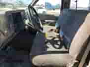 1991 Chevrolet Silverado 2500 z VIN 1GCFC24K0ME105574, wystawiony jako Copart lot #47259405 z przebiegiem 183 348 mil mil oraz Szkoda całkowita • Salvage title. Historia ofert i sprzedaży dostępna na DreamBid. Obrazek 7.