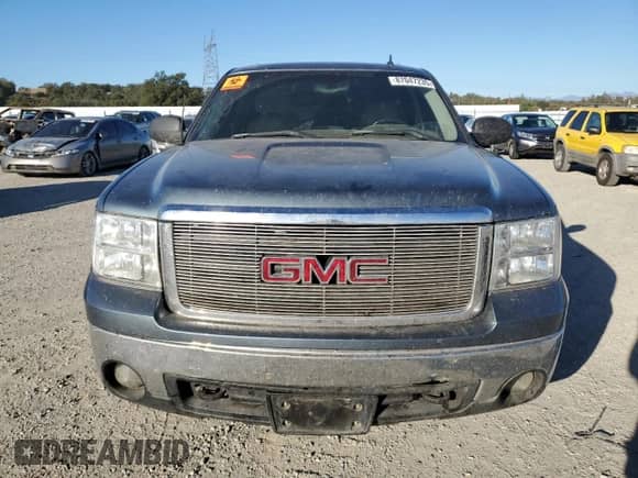 2007 GMC Sierra 1500 SLT z VIN 2GTEC13J671534478, wystawiony jako Copart lot #87047235 z przebiegiem 233 555 mil mil oraz Czysty tytuł • Clean title. Historia ofert i sprzedaży dostępna na DreamBid. Obrazek 5.