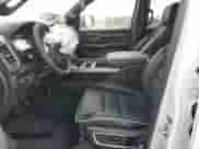 2025 Ram 1500 Laramie z VIN 1C6SRFJP4SN577138, wystawiony jako Copart lot #66934754 z przebiegiem Nie podano mil oraz Czysty tytuł • Clean title. Historia ofert i sprzedaży dostępna na DreamBid. Obrazek 7.