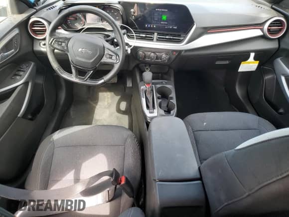 2025 Chevrolet Trax 1RS with VIN KL77LGEP7SC139030, listed as a Copart auction lot 70219075 with 52,407 mi miles and Salvage title. Bid and sale history available at DreamBid. Image 8.