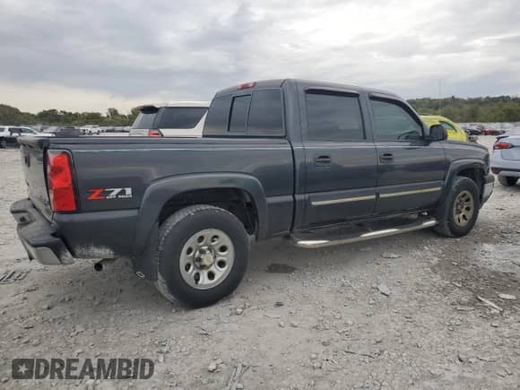 2005 Chevrolet Silverado 1500 Z71 with VIN 2GCEK13T051203705, listed as a Copart auction lot 90085835 with 181,125 mi miles and Clean title. Bid and sale history available at DreamBid. Image 3.