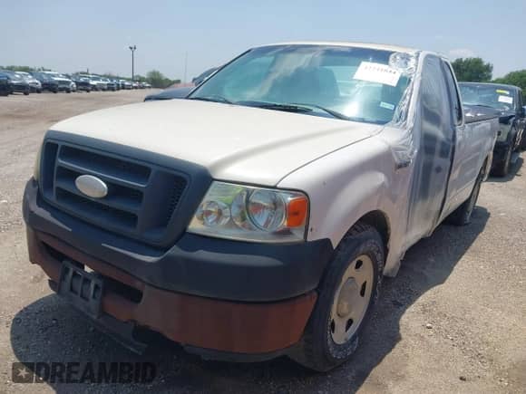2006 Ford F-150 XL z VIN 1FTRF12W96NB73766, wystawiony jako IAAI lot #42241844 z przebiegiem Nie podano mil oraz . Historia ofert i sprzedaży dostępna na DreamBid. Obrazek 2.