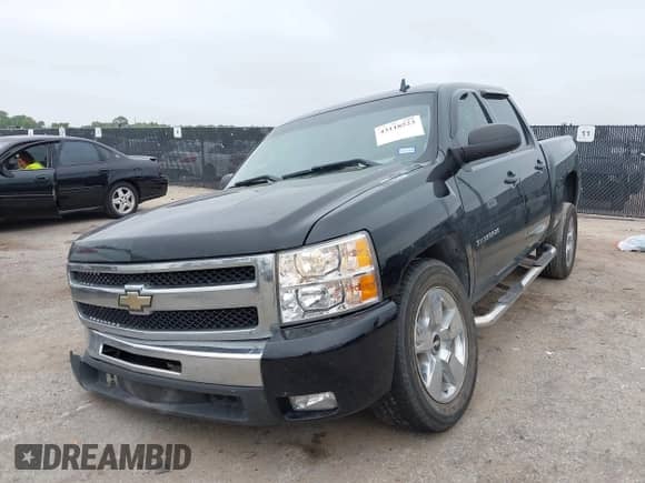 2011 Chevrolet Silverado 1500 LT с VIN 3GCPCSE03BG357195, выставлен на аукционе IAAI как лот 43118523 с пробегом 245 188 миль миль и . История ставок и продаж доступна на DreamBid. Изображение 2.