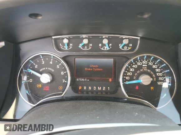 2013 Ford F-150 XL z VIN 1FTFW1CTXDKG19400, wystawiony jako Copart lot #83985375 z przebiegiem 67 539 mil mil oraz Szkoda całkowita • Salvage title. Historia ofert i sprzedaży dostępna na DreamBid. Obrazek 9.