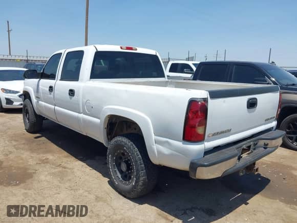 2005 Chevrolet Silverado 2500HD LS с VIN 1GCHC23U15F883907, выставлен на аукционе IAAI как лот 42721041 с пробегом Не указан миль и . История ставок и продаж доступна на DreamBid. Изображение 3.