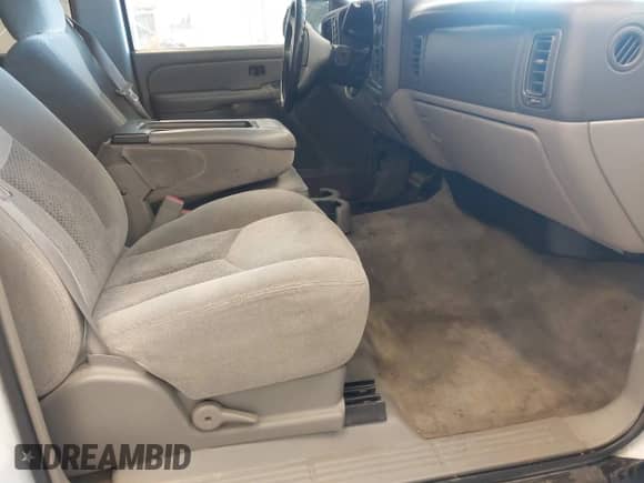 2004 Chevrolet Tahoe LT with VIN 1GNEK13ZX4J256427, listed as a IAAI auction lot 41682840 with Not provided miles and . Bid and sale history available at DreamBid. Image 5.