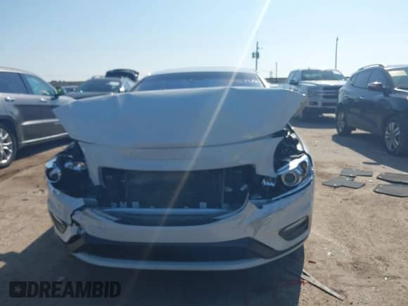 2018 Volvo S60 Dynamic с VIN YV126MFL6J2456360, выставлен на аукционе IAAI как лот 43182760 с пробегом 74 386 миль миль и . История ставок и продаж доступна на DreamBid. Изображение 6.