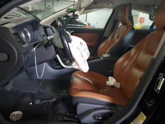 2012 Volvo S60 T5 с VIN YV1622FS3C2117406, выставлен на аукционе Copart как лот 71000155 с пробегом Не указан миль и Списание • Salvage title. История ставок и продаж доступна на DreamBid. Изображение 7.