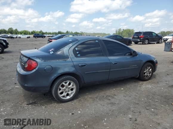 2001 Dodge Neon SE with VIN 1B3AS46C71D109140, listed as a Copart auction lot 64239665 with 276,579 mi miles and Clean title. Bid and sale history available at DreamBid. Image 3.