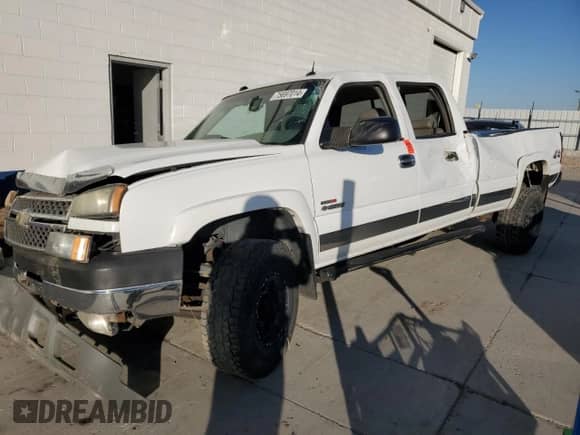 2005 Chevrolet Silverado 3500 SRW LT с VIN 1GCHK332X5F871228, выставлен на аукционе Copart как лот 75697014 с пробегом Не указан миль и Списание • Salvage title. История ставок и продаж доступна на DreamBid. Изображение 1.