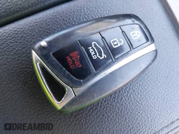 2015 Hyundai Genesis 3.8L с VIN KMHGN4JE1FU033037, выставлен на аукционе IAAI как лот 43267143 с пробегом 156 548 миль миль и . История ставок и продаж доступна на DreamBid. Изображение 11.