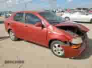 2006 Chevrolet Aveo LS с VIN KL1TD56686B623669, выставлен на аукционе Copart как лот 65998115 с пробегом 225 587 миль миль и Списание • Salvage title. История ставок и продаж доступна на DreamBid. Изображение 4.