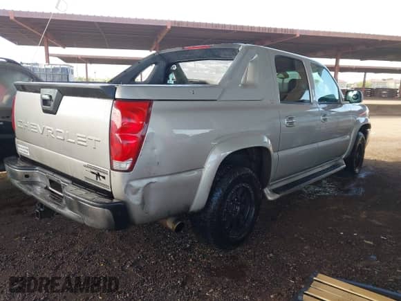 2005 Chevrolet Avalanche Z71 с VIN 3GNEK12Z35G284607, выставлен на аукционе IAAI как лот 41868849 с пробегом 213 834 миль миль и . История ставок и продаж доступна на DreamBid. Изображение 4.