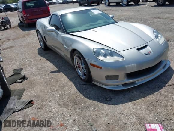 2008 Chevrolet Corvette Z06 с VIN 1G1YY26EX85118879, выставлен на аукционе IAAI как лот 43001335 с пробегом 74 665 миль миль и . История ставок и продаж доступна на DreamBid. Изображение 1.