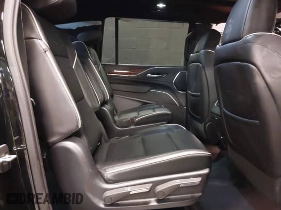 2022 Cadillac Escalade ESV Premium Luxury with VIN 1GYS4KKL2NR134764, listed as a IAAI auction lot 41532115 with 30,453 mi miles and . Bid and sale history available at DreamBid. Image 8.