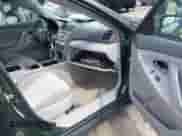 2010 Toyota Camry z VIN 4T1BF3EK9AU538432, wystawiony jako IAAI lot #43313393 z przebiegiem 208 220 mil mil oraz . Historia ofert i sprzedaży dostępna na DreamBid. Obrazek 5.